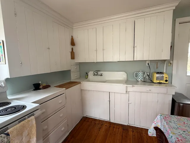 $395,000 | 7 Mountain Street, Vinalhaven, ME 04863