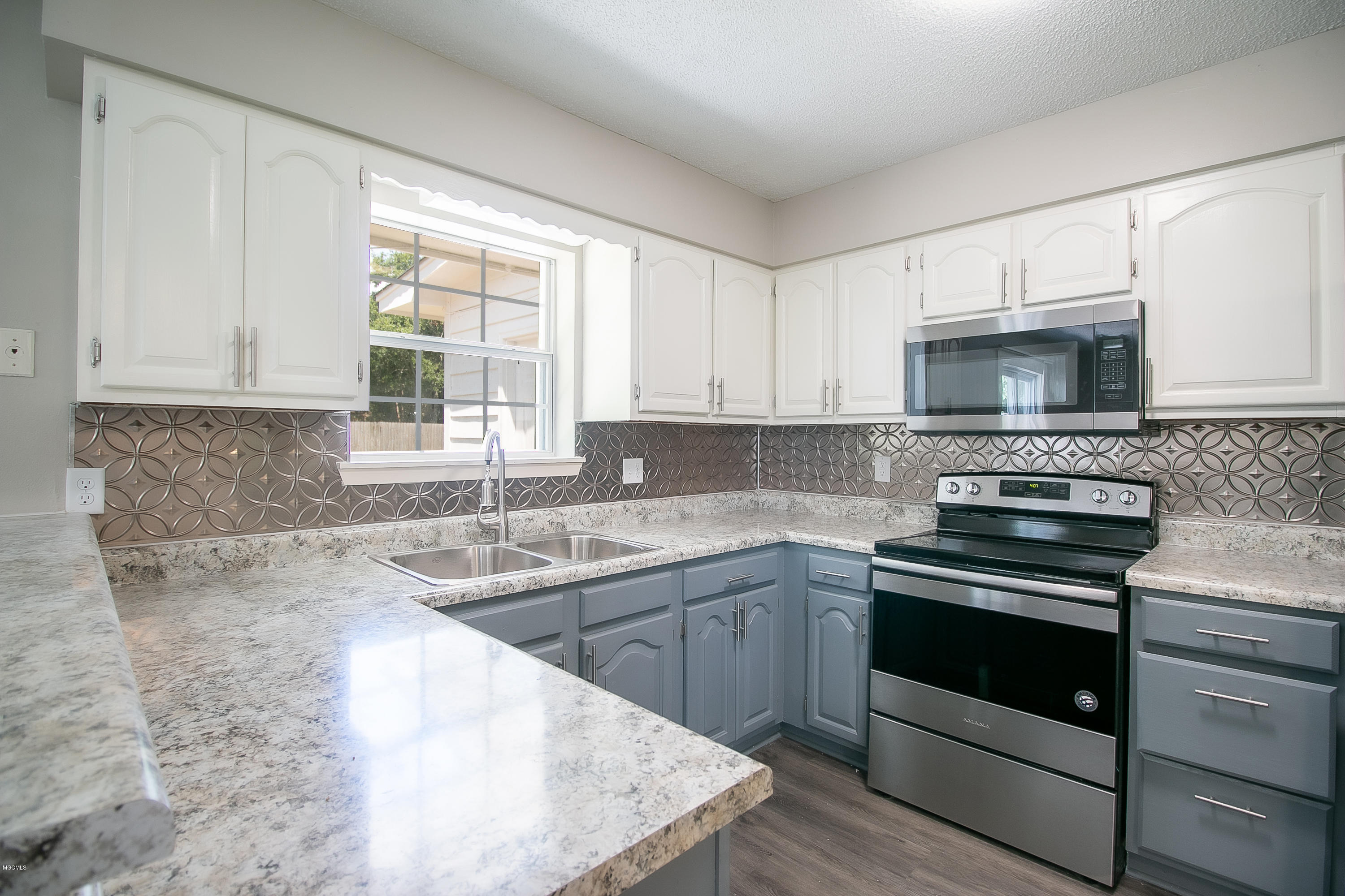1505 Noble Road Ocean Springs, MS 39564 - Photo 7 of 29 83FA88E1-7F54-4D40-8C50-1F8DC4D8CAF9