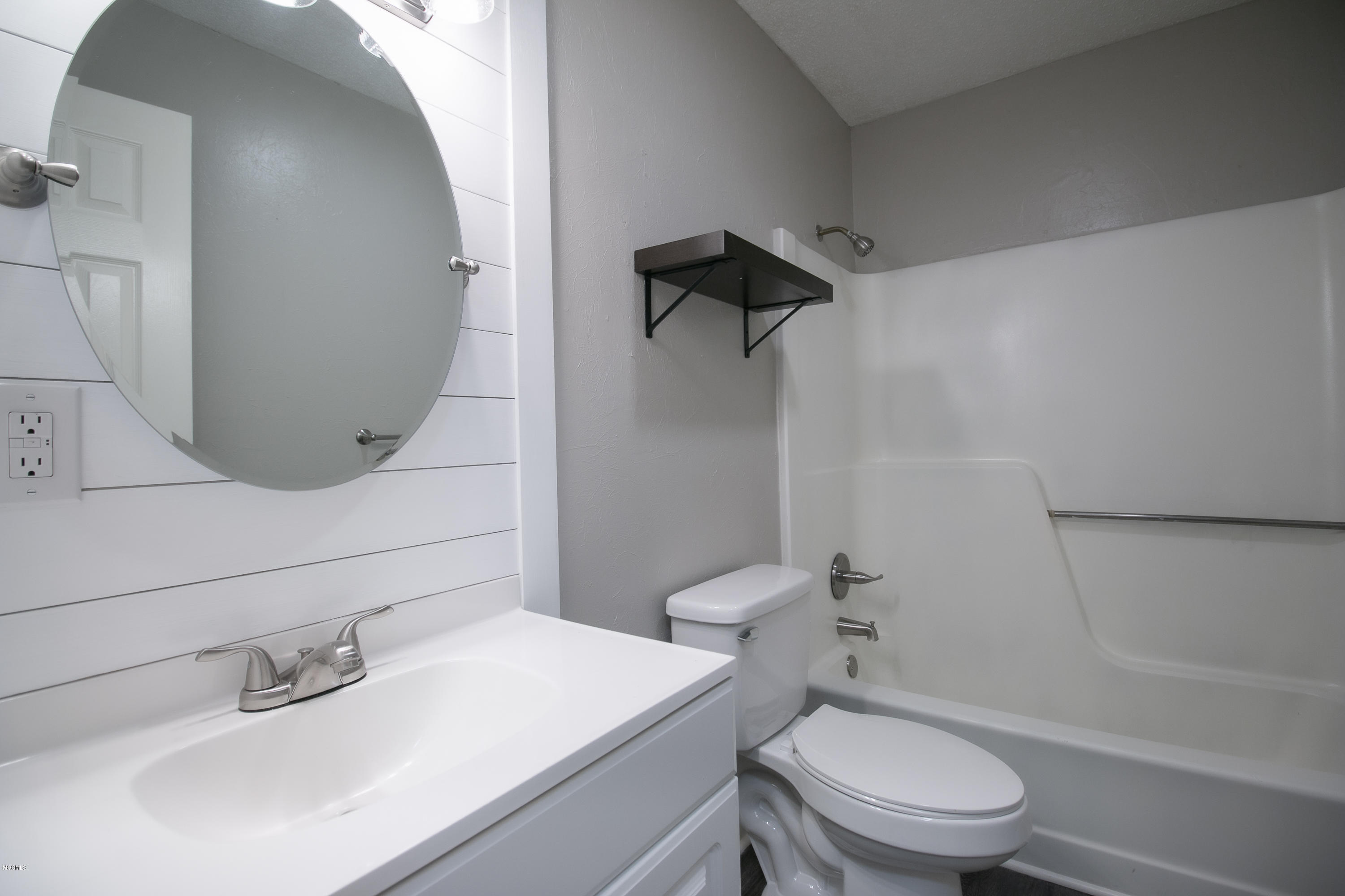 1505 Noble Road Ocean Springs, MS 39564 - Photo 9 of 29 38EEF0D1-FC6A-464B-B491-CA1511A8BDD9