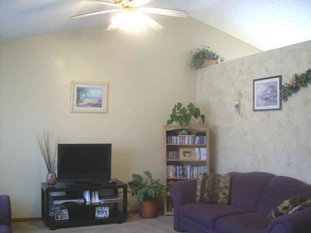 4617 Gilman Road Columbus, OH 43228 - Photo 6 of 12 Gallery Image 6