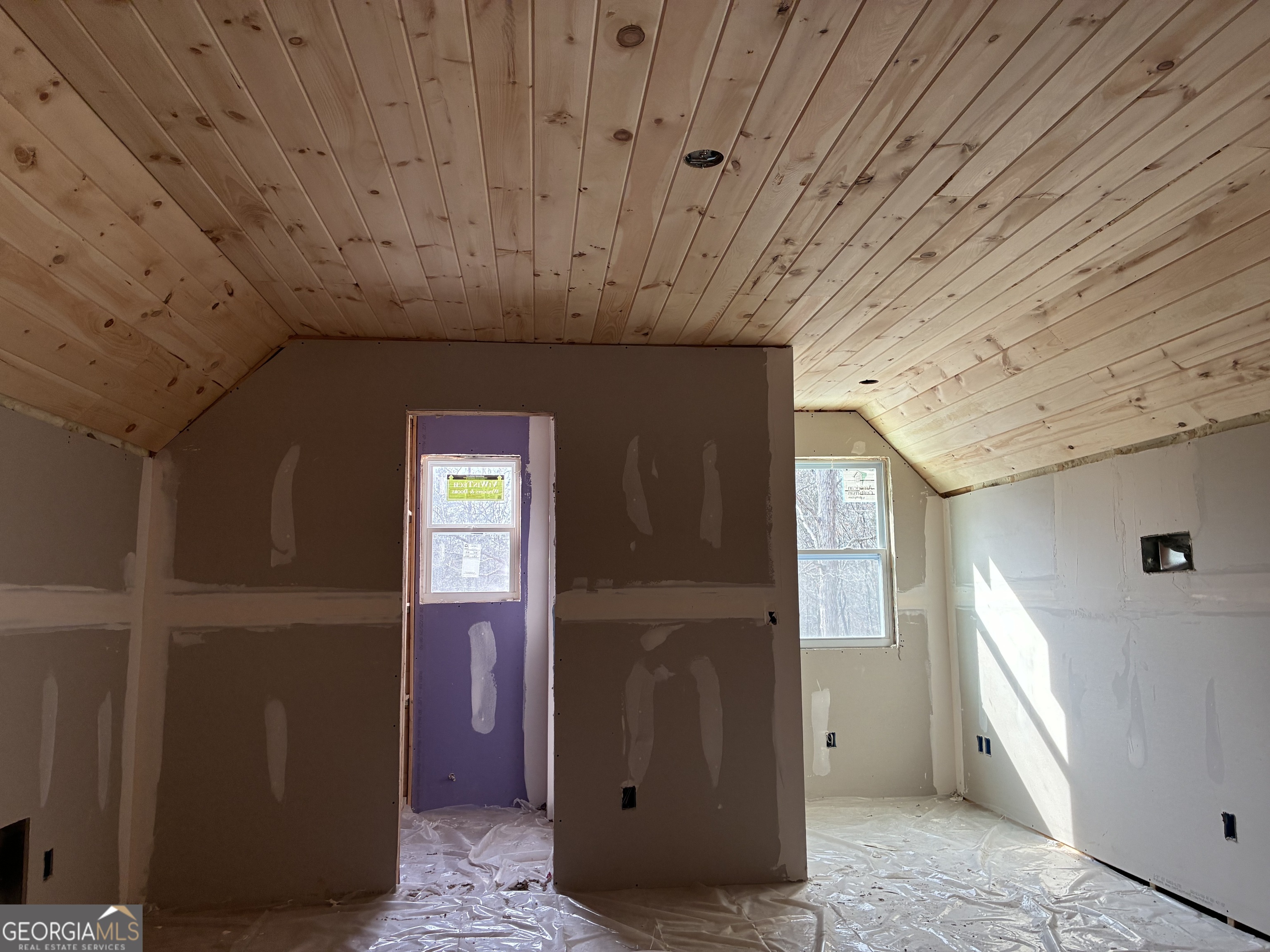 312 Hillshore Road Lavonia, GA 30553 - Photo 6 of 11 a view of entryway