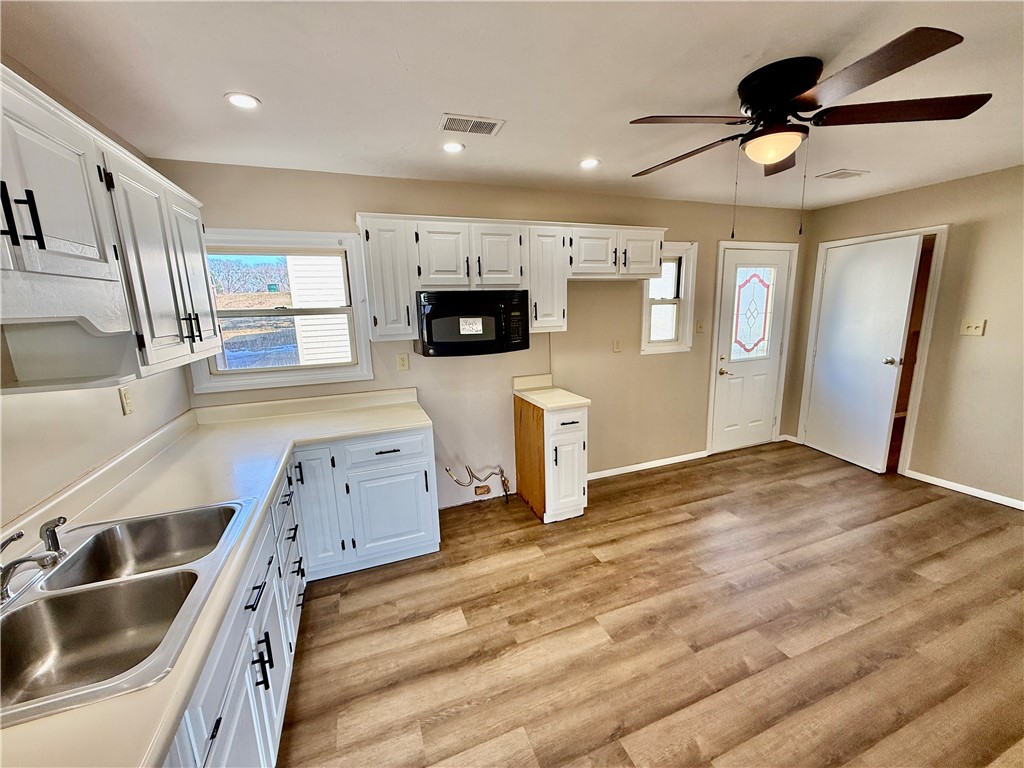 32 Reeder Drive Decatur, IL 62521 - Photo 5 of 23 Gallery Image 5