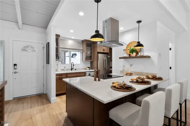 $898,000 | 321 Ski Way, Unit 142, Incline Village, NV 89451