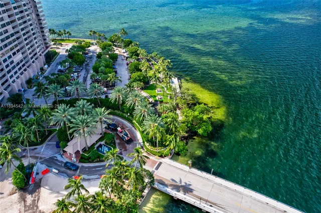 a view of a multi story building