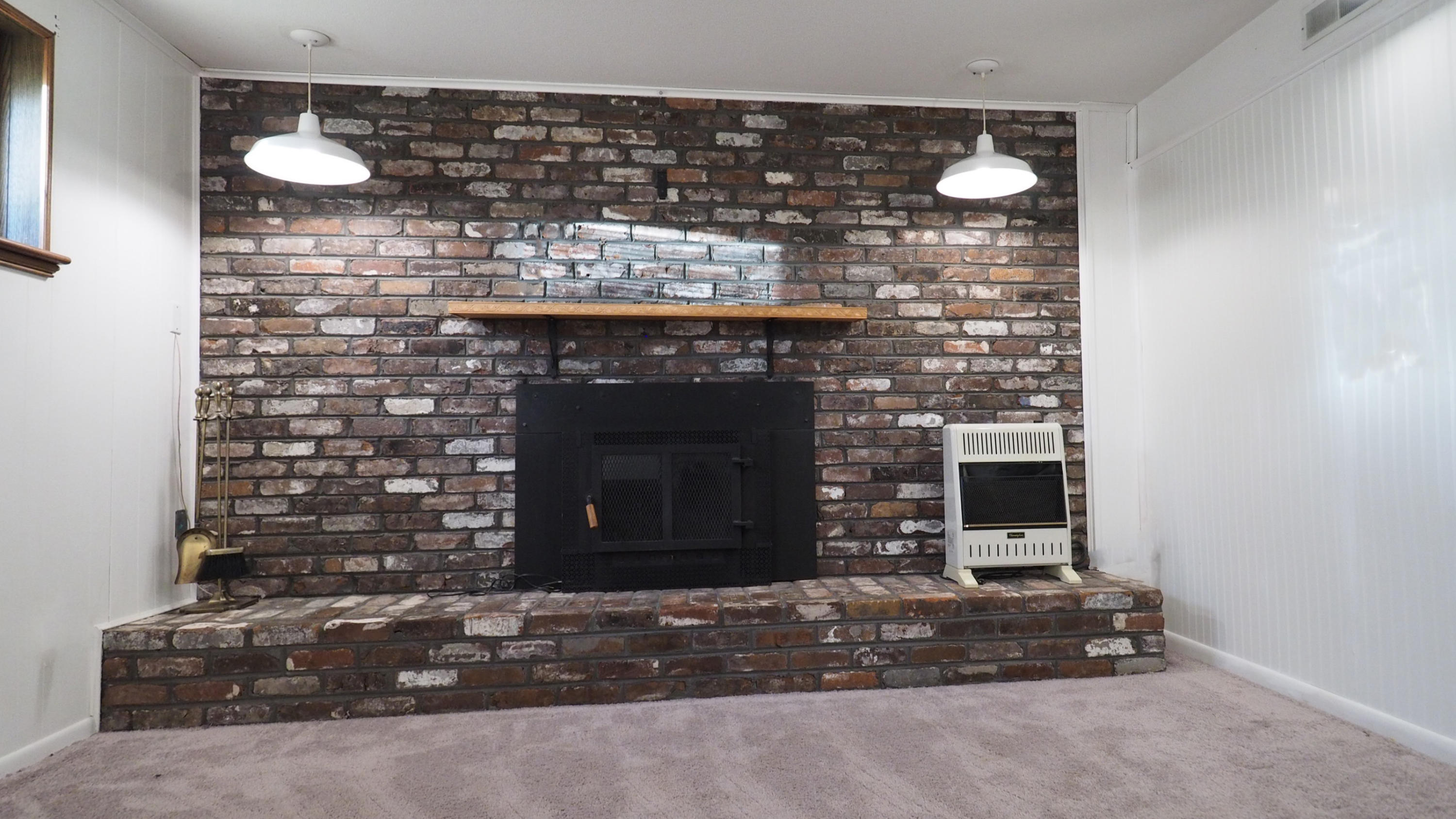 940 Roderick Road Knoxville, TN 37923 - Photo 8 of 14 FamilyRoom01
