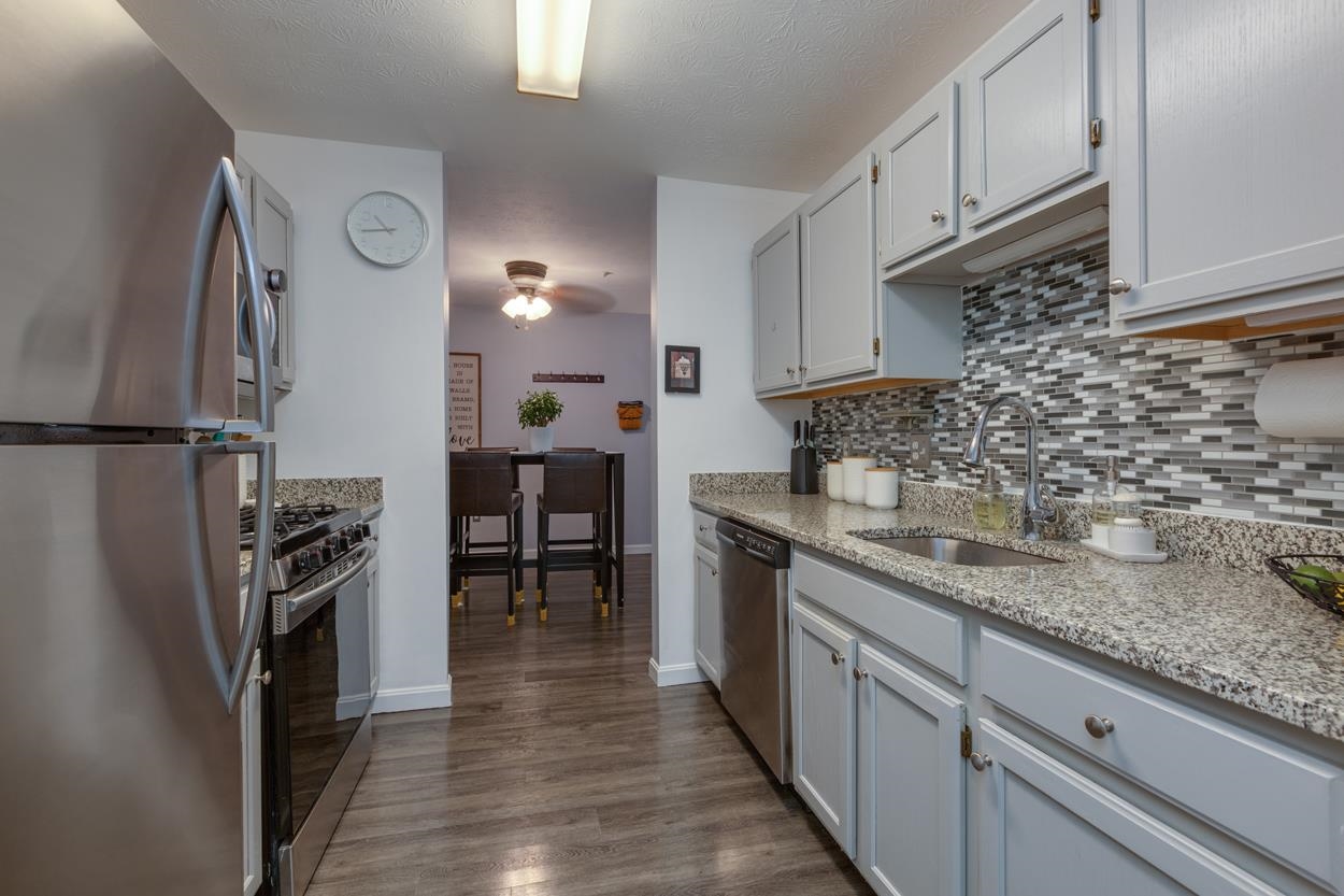 7 Crosswoods Path Boulevard, Unit 13 Merrimack, NH 03054 - Photo 15 of 39