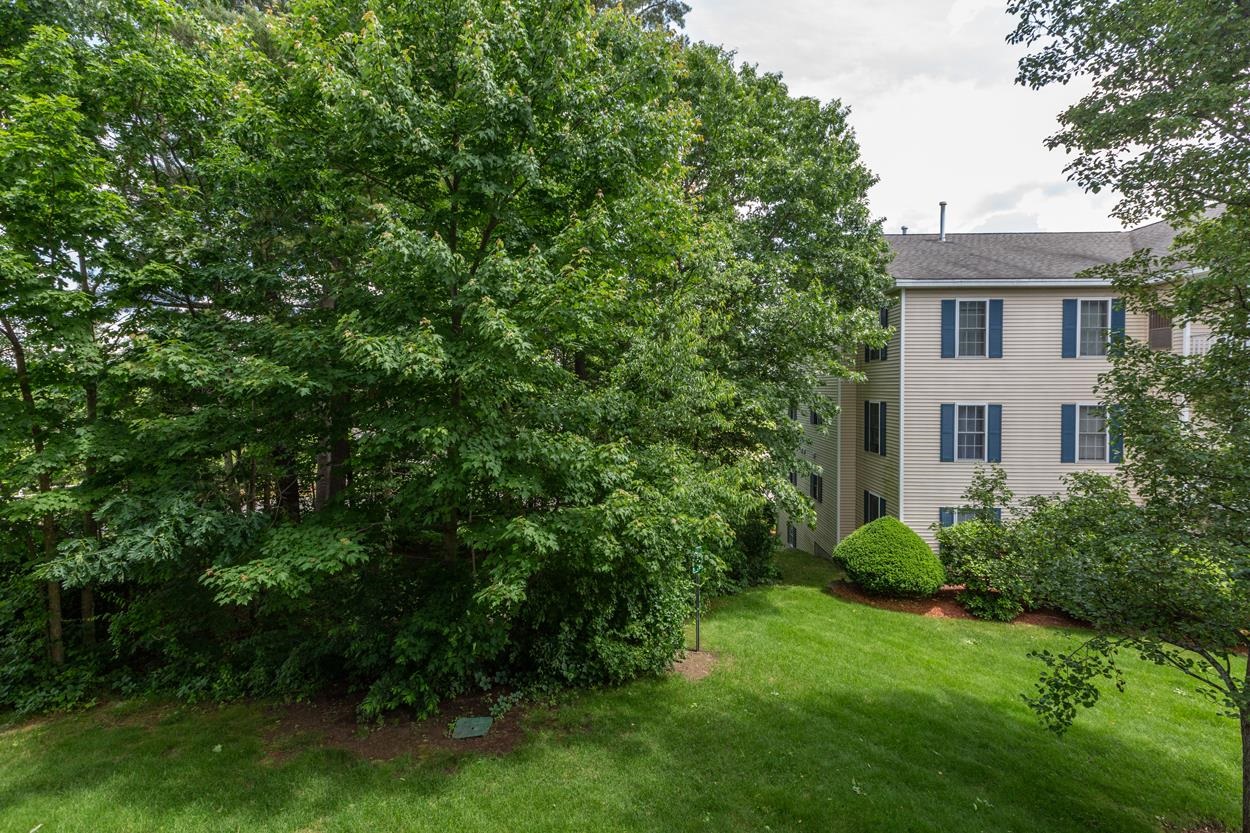 7 Crosswoods Path Boulevard, Unit 13 Merrimack, NH 03054 - Photo 34 of 39