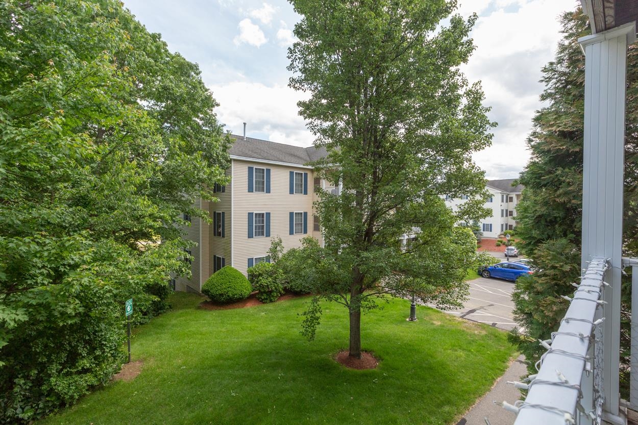 7 Crosswoods Path Boulevard, Unit 13 Merrimack, NH 03054 - Photo 35 of 39