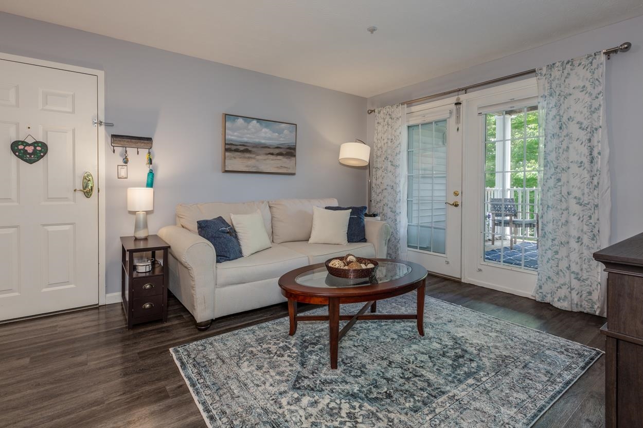 7 Crosswoods Path Boulevard, Unit 13 Merrimack, NH 03054 - Photo 5 of 39