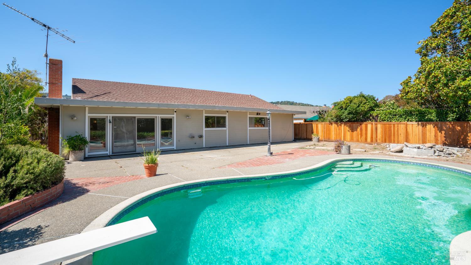 170 Riviera Drive San Rafael, CA 94901 - Photo 29 of 34 Gallery Image 29