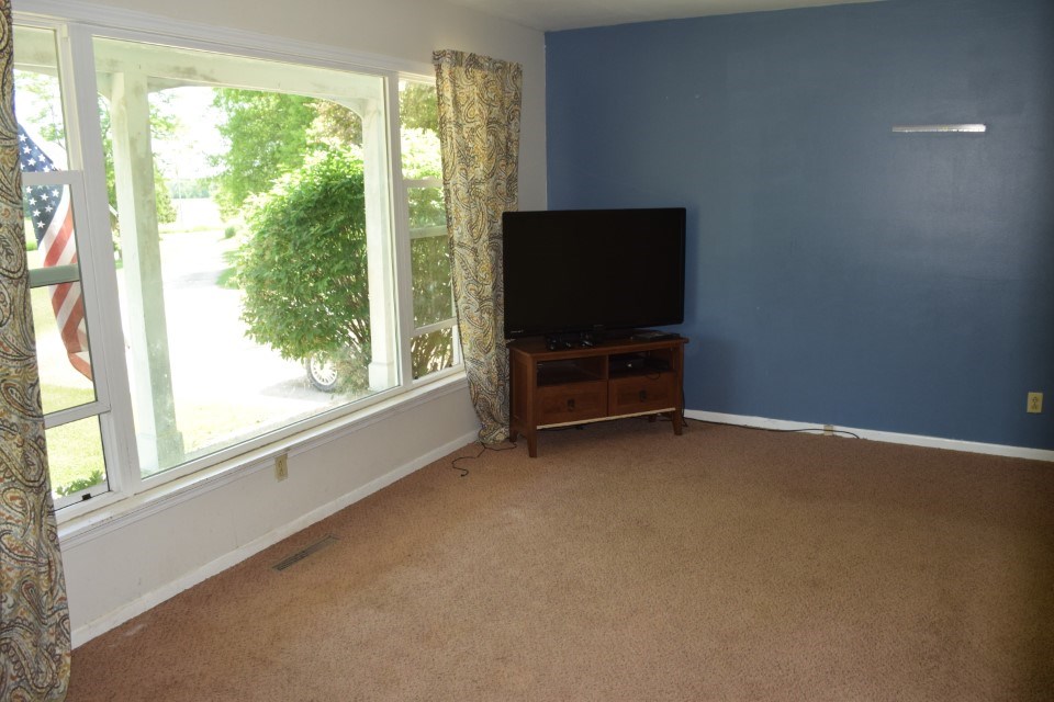 4870 South Meridian Road Mount Pleasant, MI 48858 - Photo 7 of 30 1872547-6.JPG