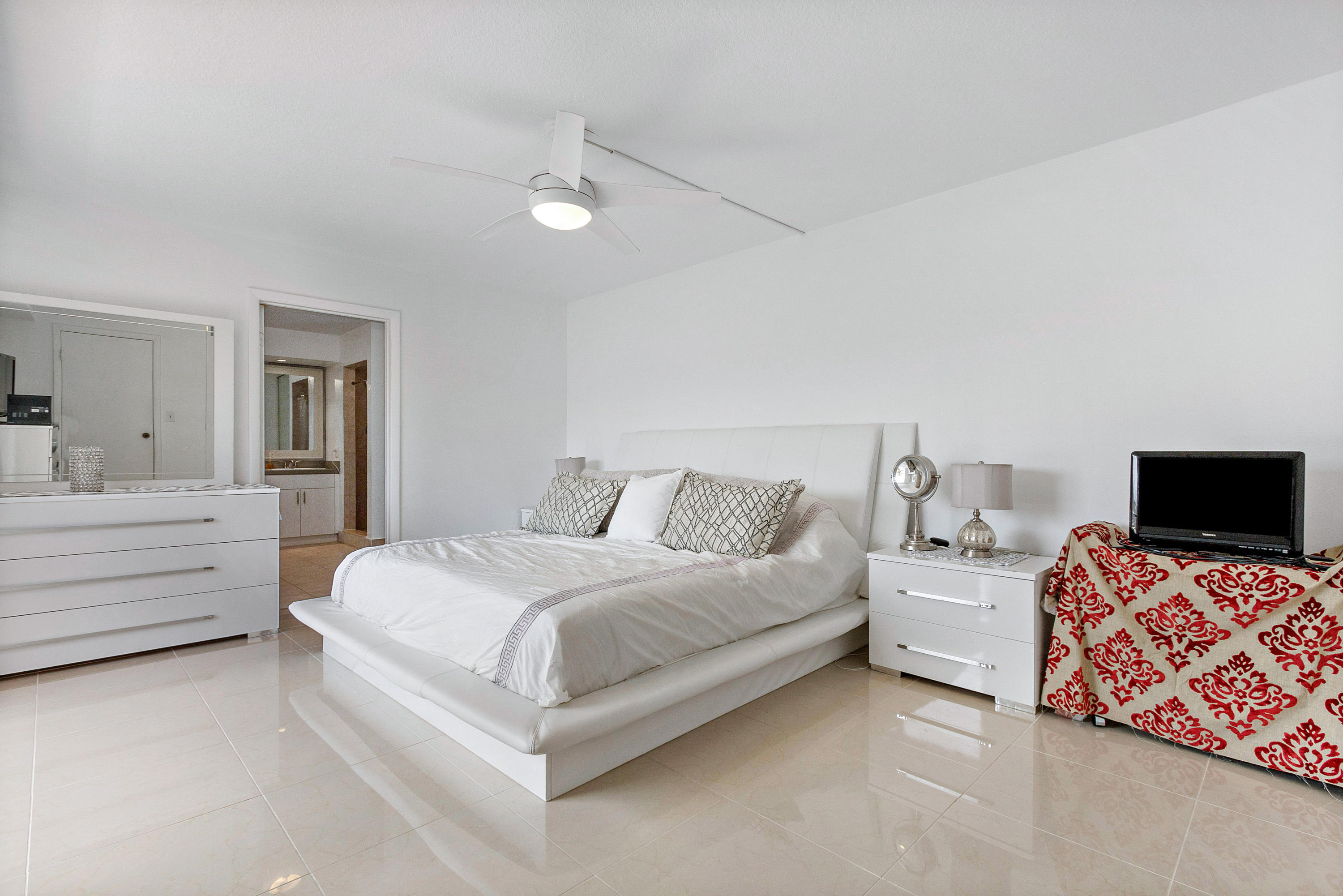 933 Springdale Circle Palm Springs, FL 33461 - Photo 14 of 22 Master bedroom
