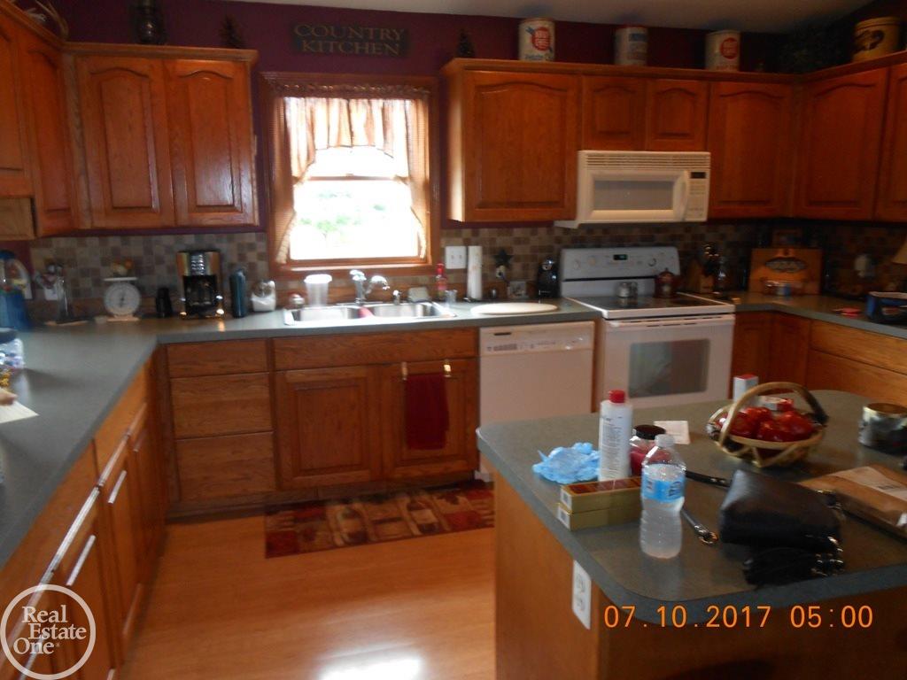 1870 Greening Road Carsonville, MI 48419 - Photo 21 of 38 31325168-21.JPG