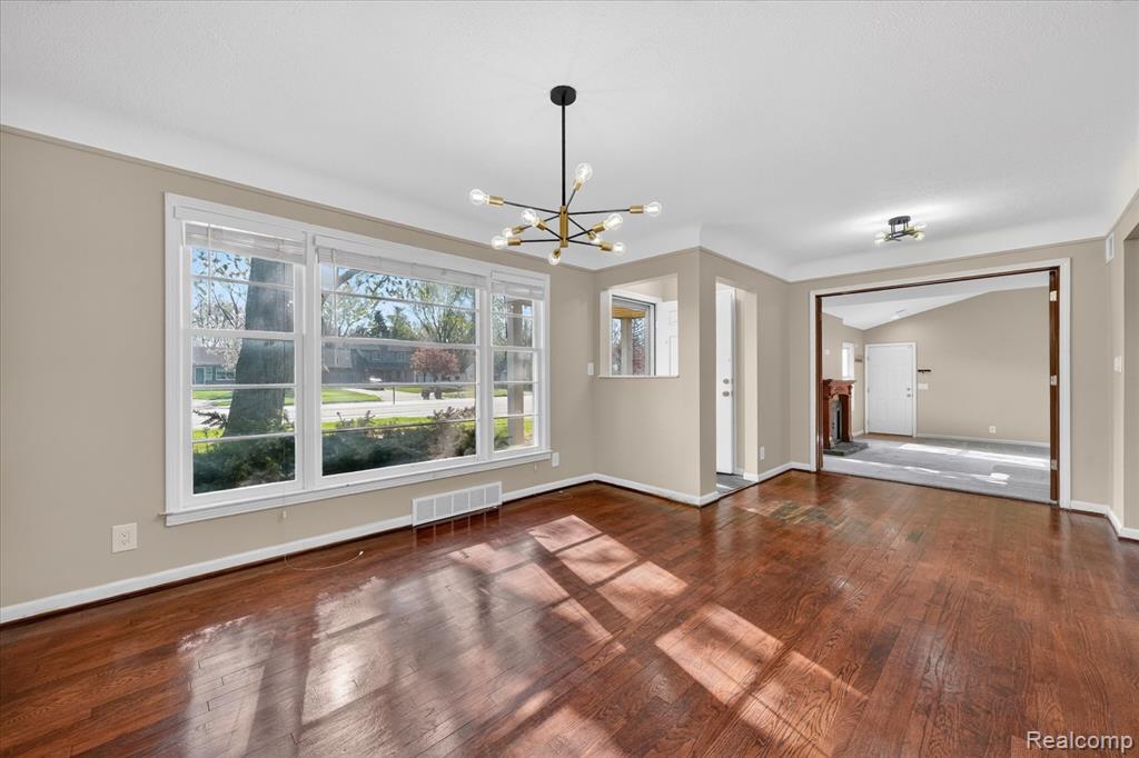 15151 Merriman Road Livonia, MI 48154 - Photo 10 of 38 Gallery Image 10