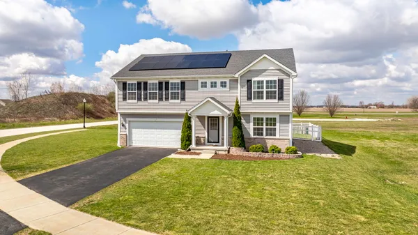 $425,000 | 1754 Bucksport Lane, Beecher, IL 60401