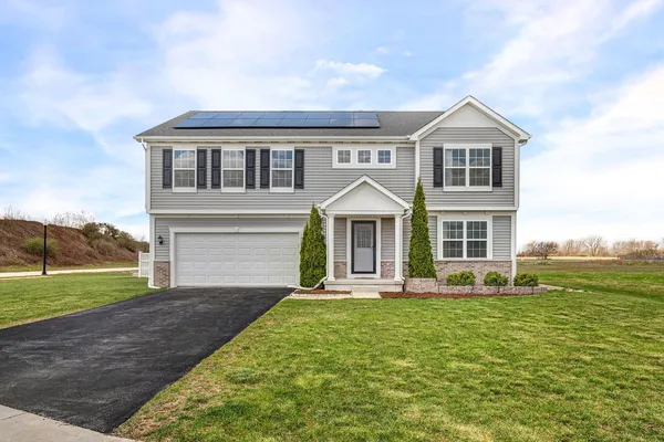 $399,900 | 1754 Bucksport Lane, Beecher, IL 60401