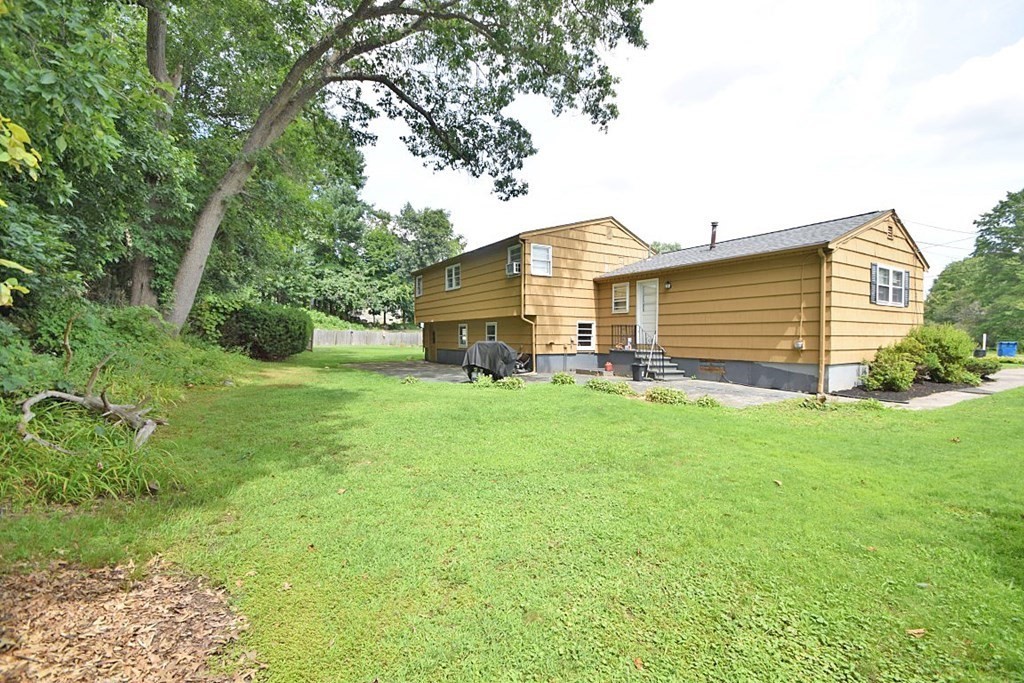 24 Brewster Road Randolph, MA 02368 - Photo 8 of 36 Gallery Image 8