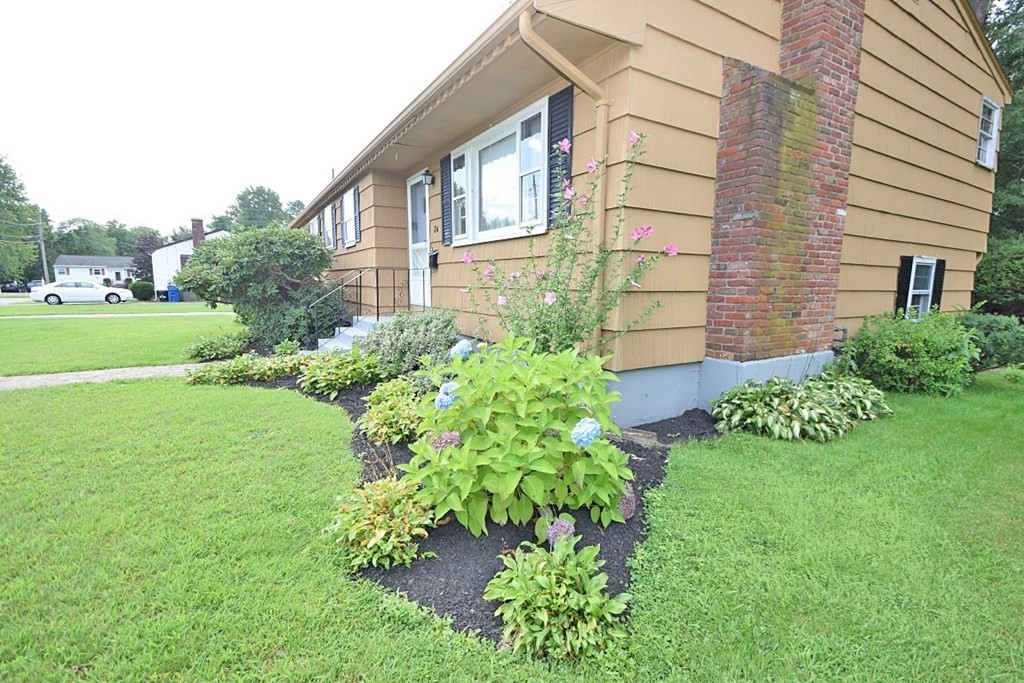 24 Brewster Road Randolph, MA 02368 - Photo 9 of 36 Gallery Image 9