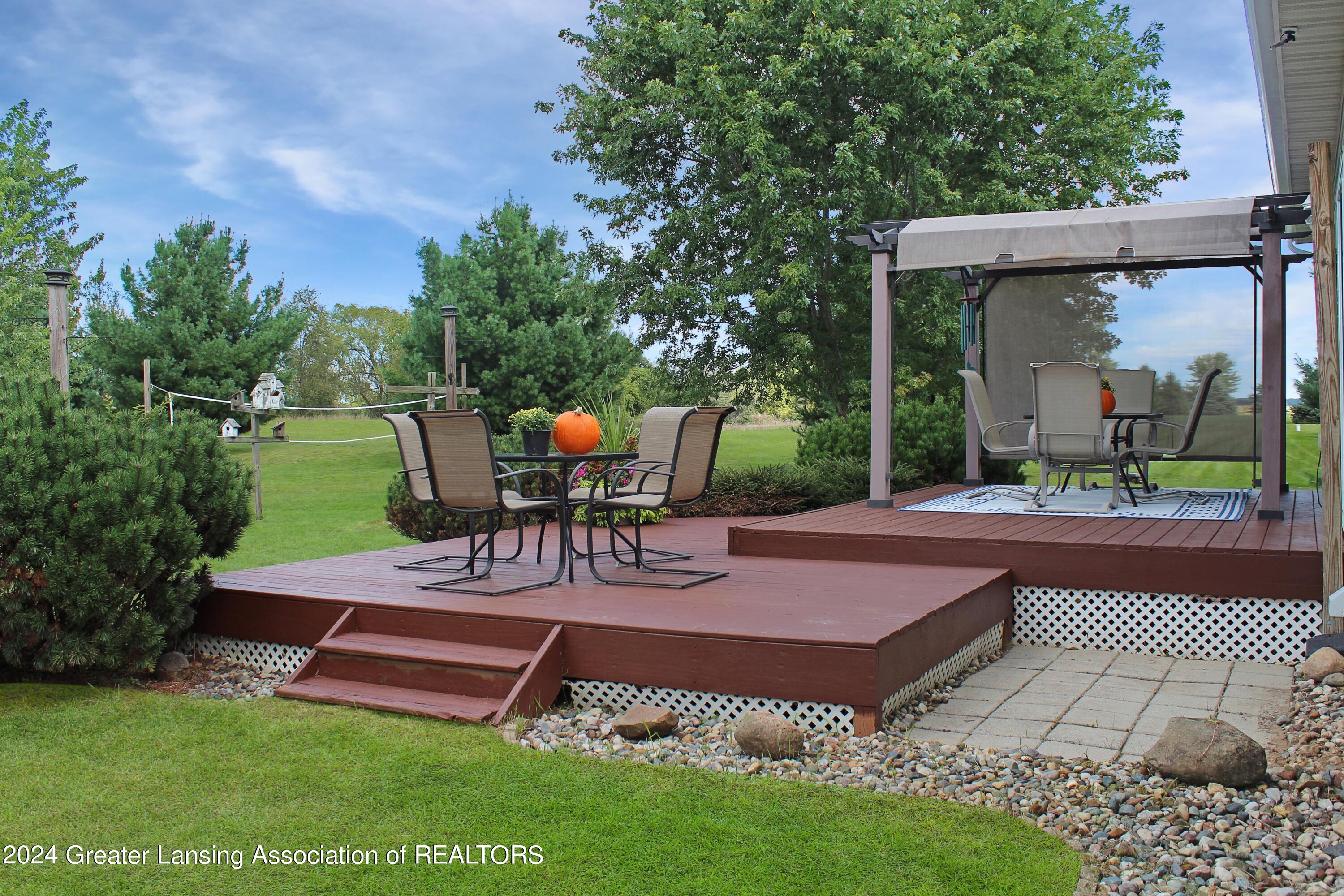 4142 Curtice Road Mason, MI 48854 - Photo 80 of 94 Deck