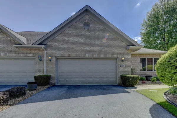 $529,900 | 1610 Mourning Dove Drive, Munster, IN 46321
