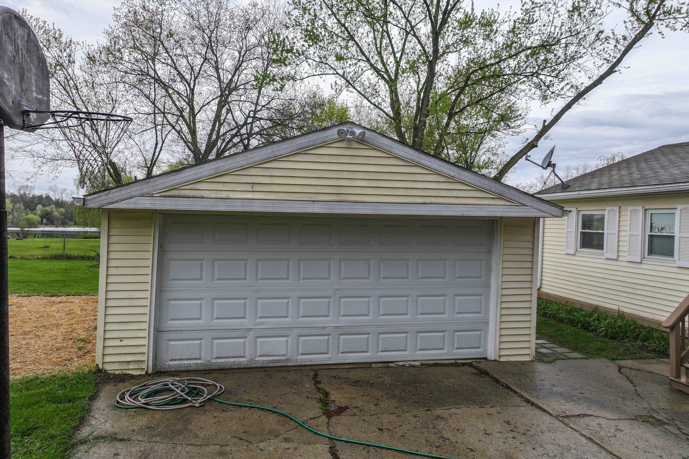 1141 West Cook Road Grand Blanc, MI 48439 - Photo 6 of 20
