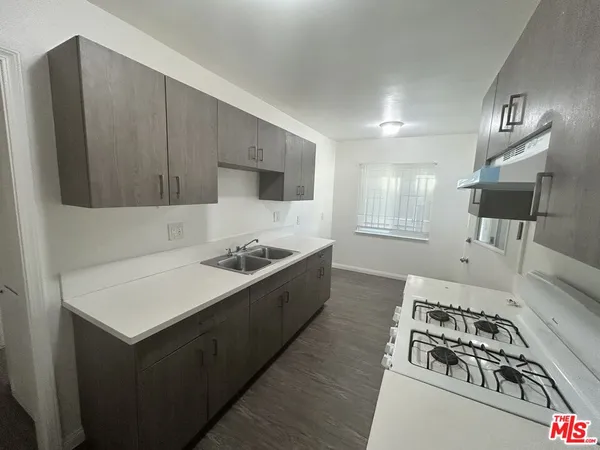 $1,995 | 10231 Darby Avenue, Unit 2, Inglewood, CA 90303