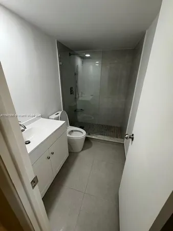 $2,450 | Oceanside, Hallandale Beach, FL 33009