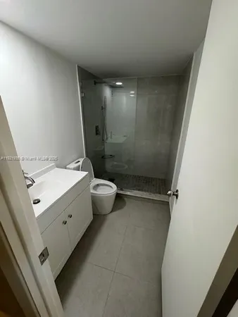 $2,450 | Oceanside, Hallandale Beach, FL 33009