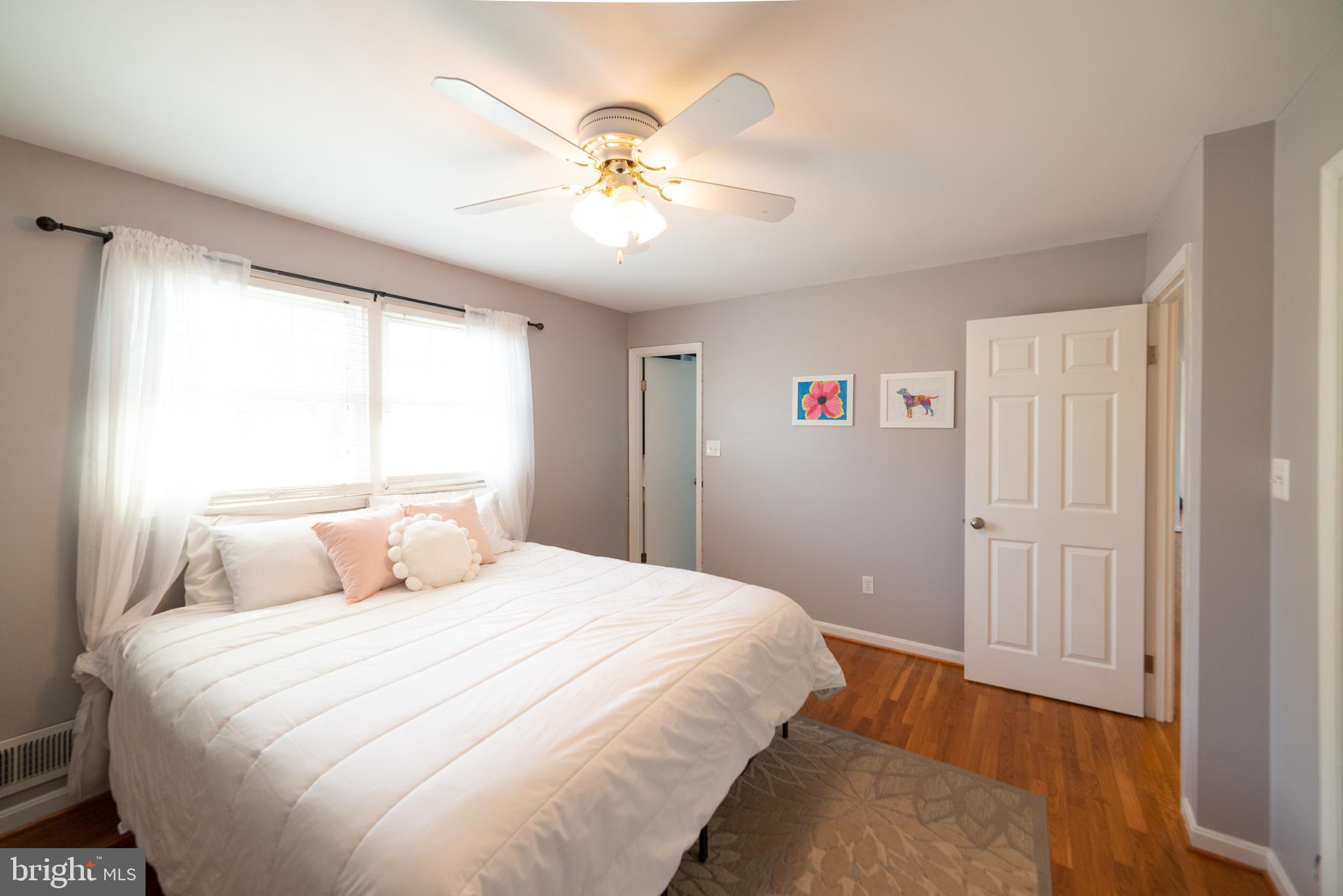 6919 Sydenstricker Road Springfield, VA 22152 - Photo 20 of 44 Primary bedroom