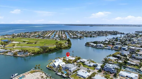 $4,500,000 | 531 72nd Street, Holmes Beach, FL 34217