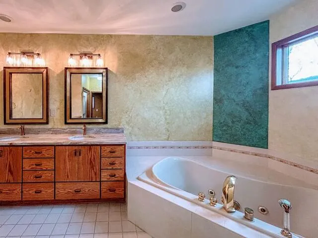 $575,000 | 24920 73rd Street, Paddock Lake, WI 53168