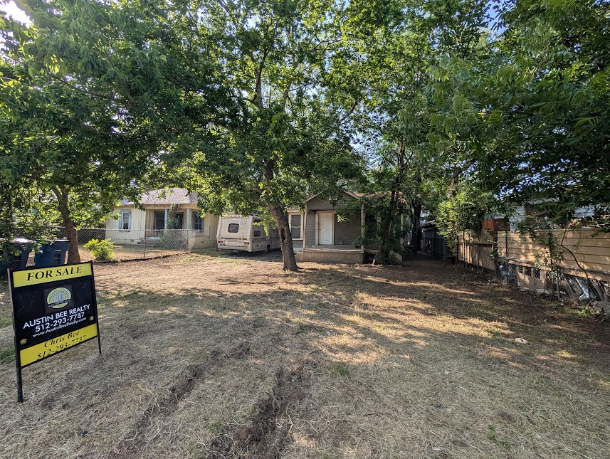 3208 East 16th Street Austin, TX 78721 - Photo 2 of 11 Mature trees shade this charming residence with ample yard space.