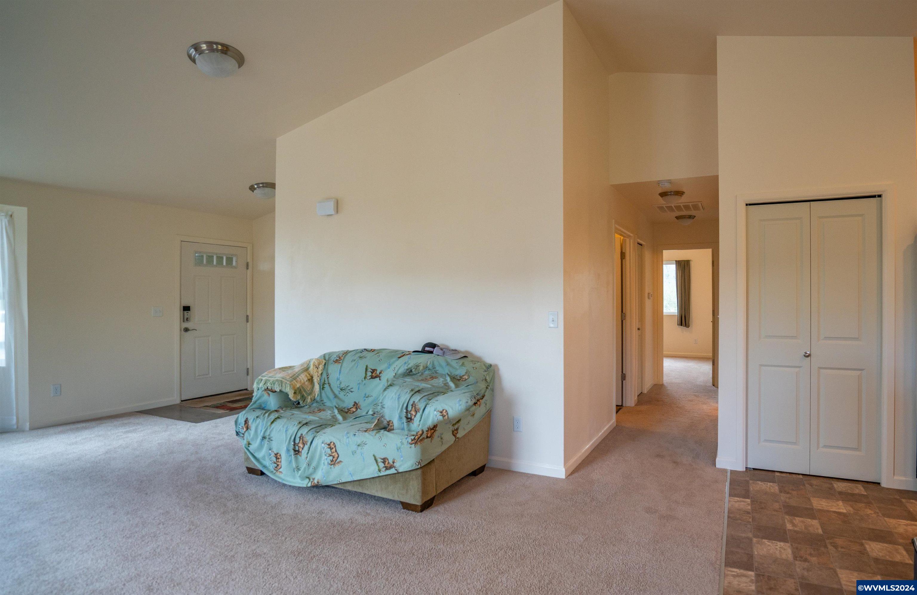 37082 Goats Road Springfield, OR 97478 - Photo 4 of 35