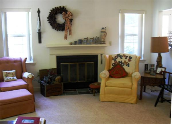 904 D Ridgefield Circle, Unit D Clinton, MA 01510 - Photo 3 of 15 Gallery Image 3