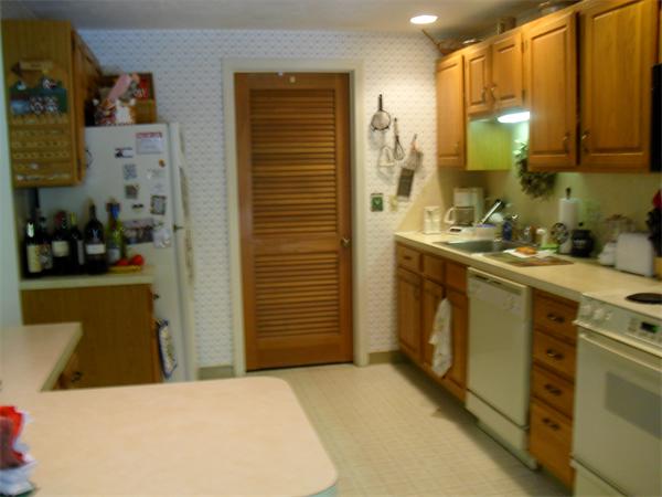 904 D Ridgefield Circle, Unit D Clinton, MA 01510 - Photo 4 of 15 Gallery Image 4