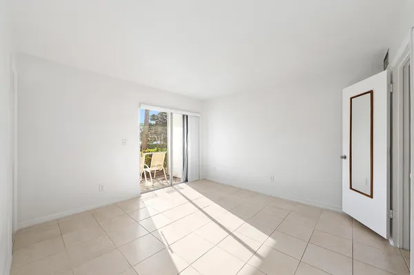 $99,000 | 2929 Southeast Ocean Boulevard, Unit 1032, Stuart, FL 34996