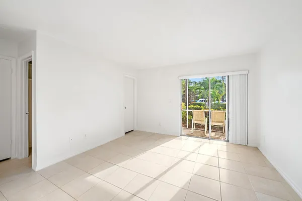 $99,000 | 2929 Southeast Ocean Boulevard, Unit 1032, Stuart, FL 34996