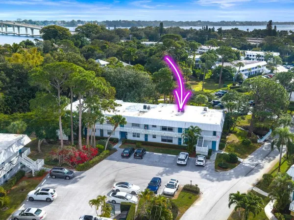 $99,000 | 2929 Southeast Ocean Boulevard, Unit 1032, Stuart, FL 34996