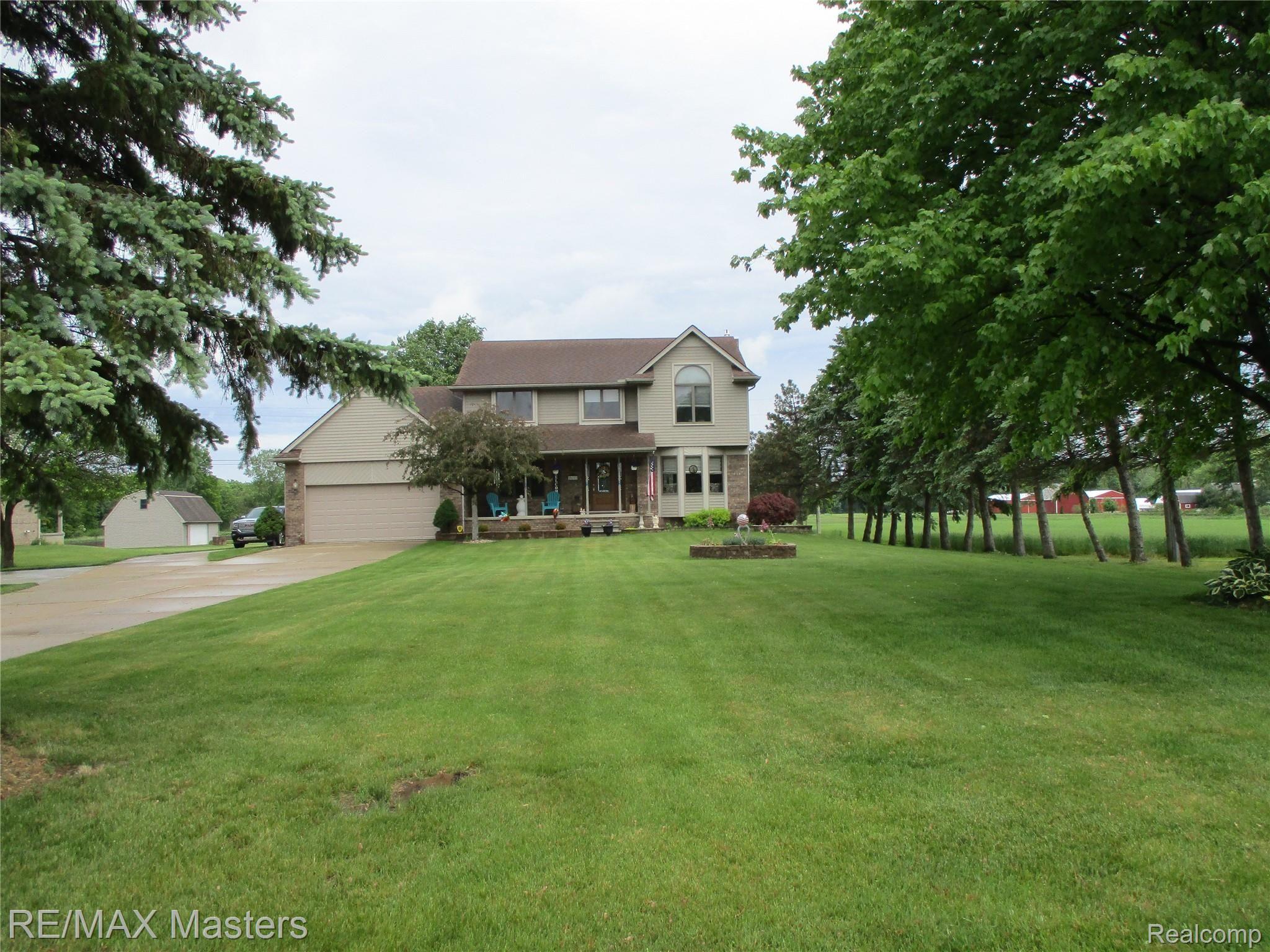 20181 Vining Road New Boston, MI 48164 - Photo 2 of 65 IMG_0916.JPG
