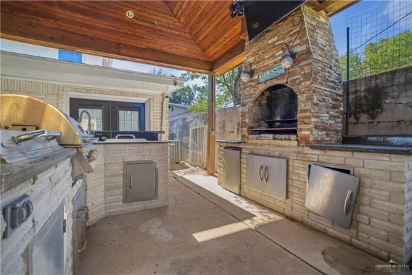 $2,100 | 800 West Chaparral Street, San Juan, TX 78589