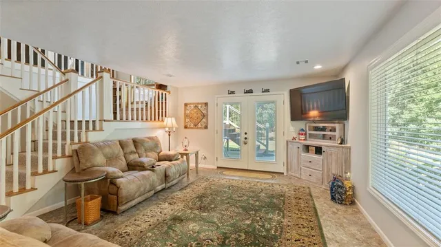 $429,000 | 18352 South 1453rd Road, Nevada, MO 64772