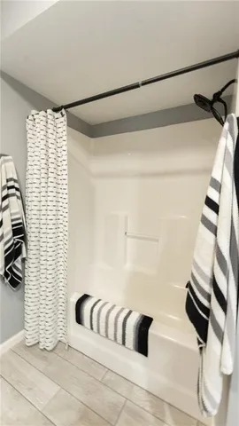 $429,000 | 18352 South 1453rd Road, Nevada, MO 64772