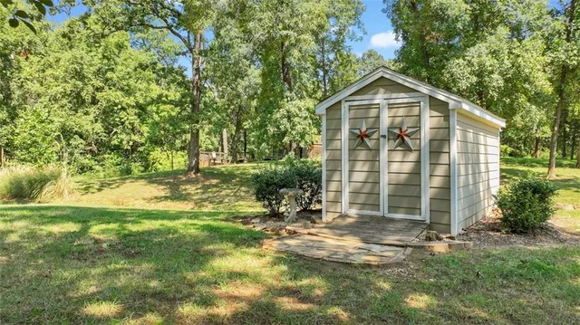 $429,000 | 18352 South 1453rd Road, Nevada, MO 64772