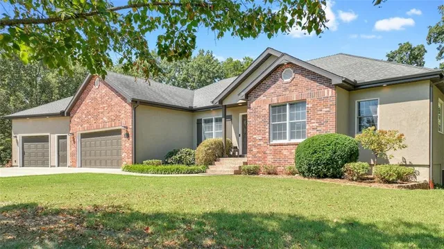 $429,000 | 18352 South 1453rd Road, Nevada, MO 64772