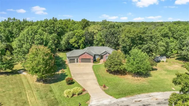 $429,000 | 18352 South 1453rd Road, Nevada, MO 64772