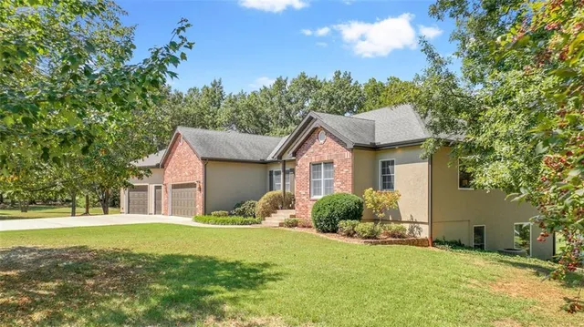 $429,000 | 18352 South 1453rd Road, Nevada, MO 64772