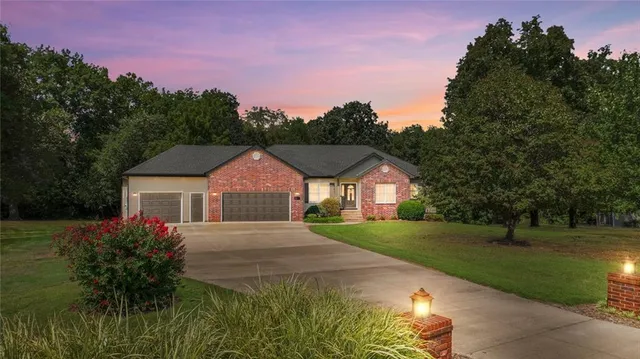 $429,000 | 18352 South 1453rd Road, Nevada, MO 64772