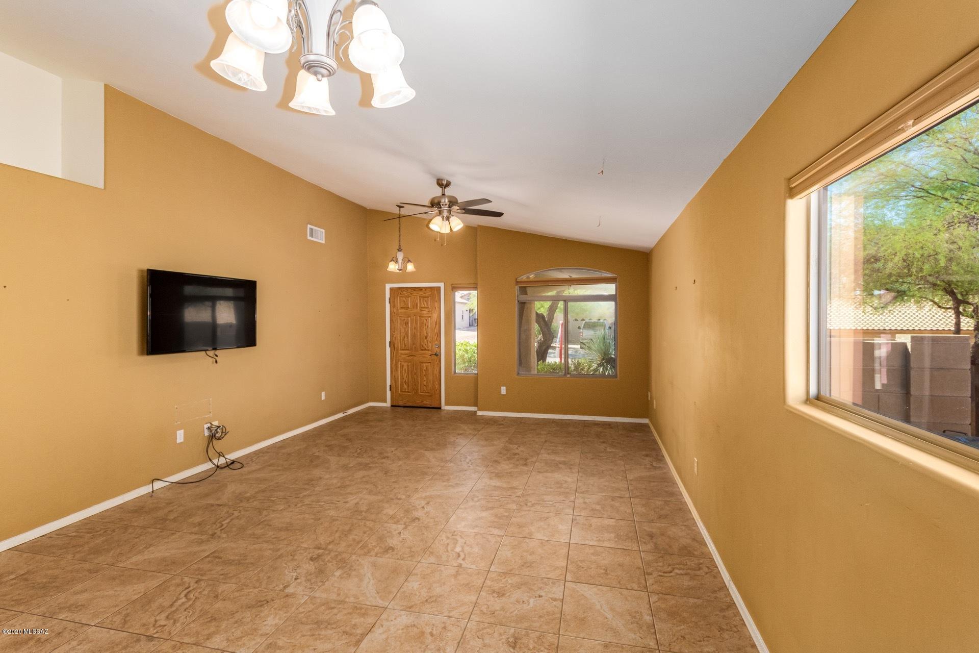 545 South Stone Bench Road Vail, AZ 85641 - Photo 5 of 34 Gallery Image 5