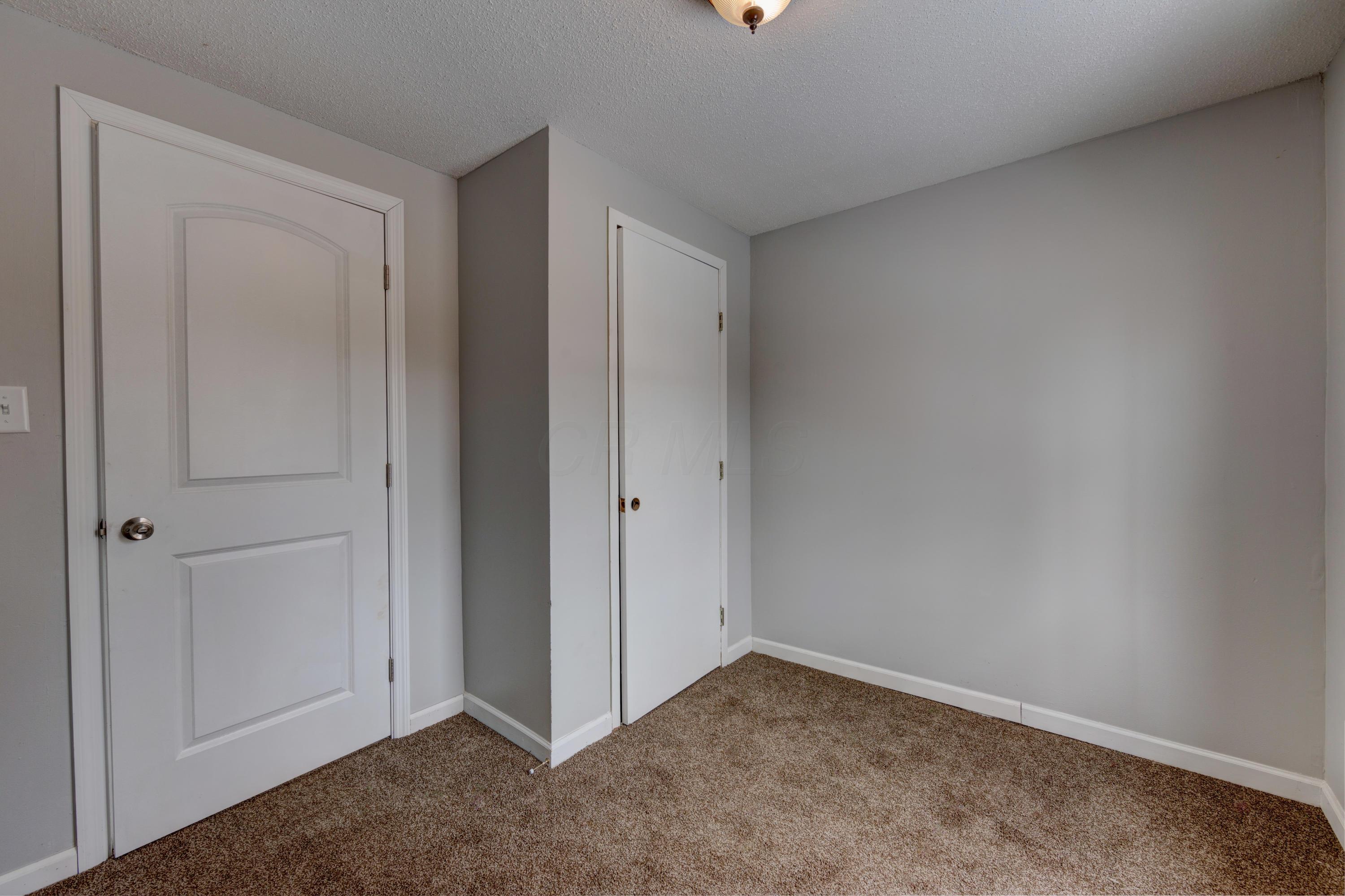 2956 Howey Road Columbus, OH 43224 - Photo 4 of 12