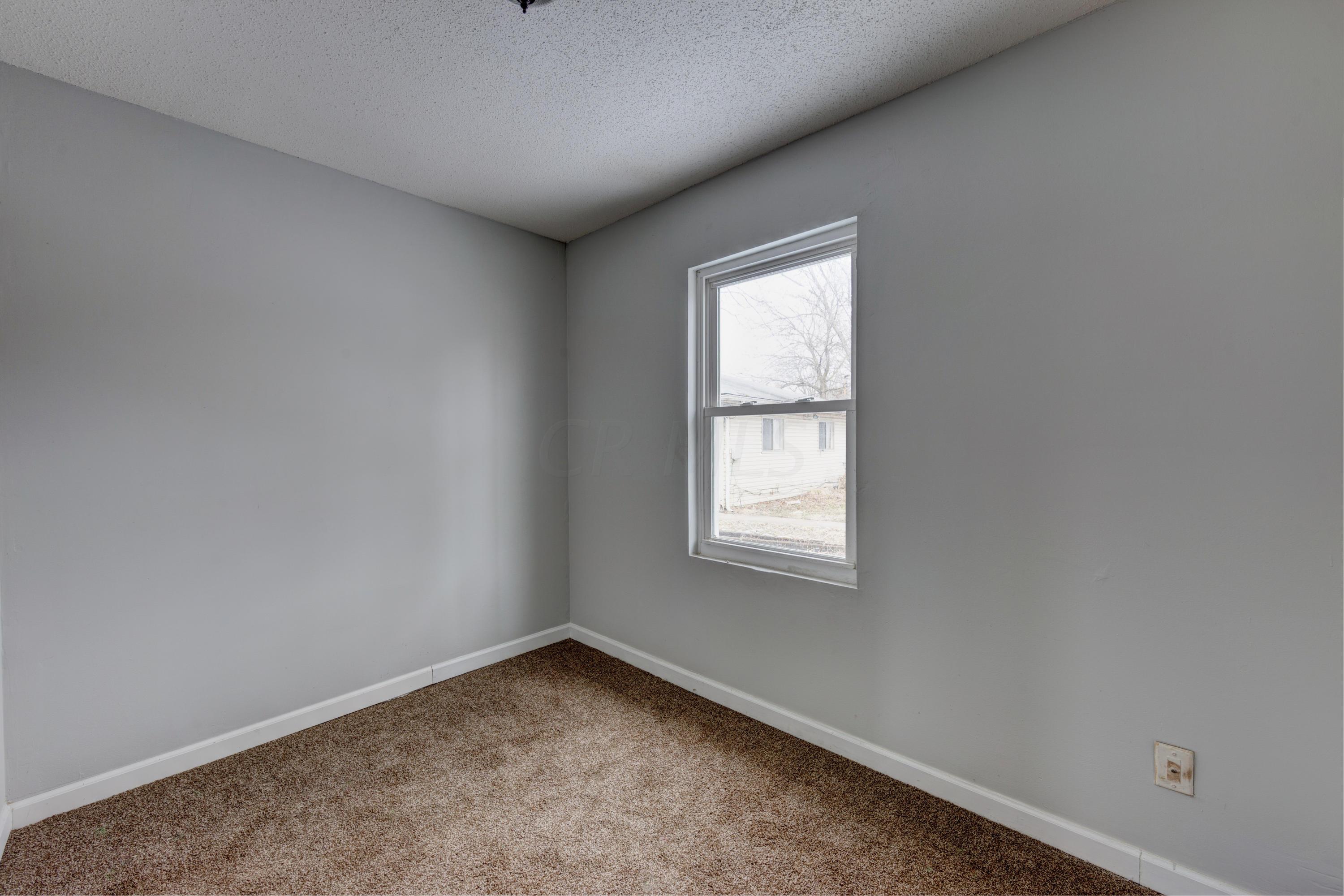 2956 Howey Road Columbus, OH 43224 - Photo 5 of 12
